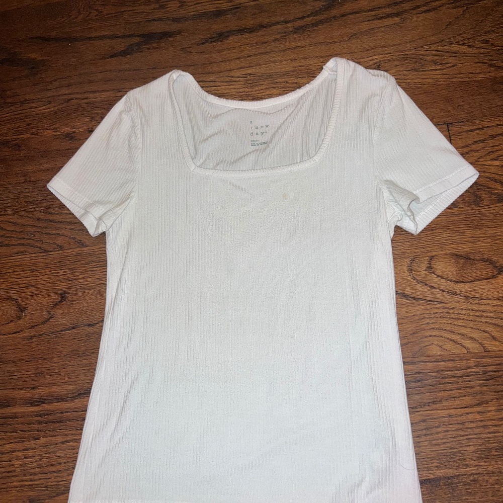 white ribbed tee